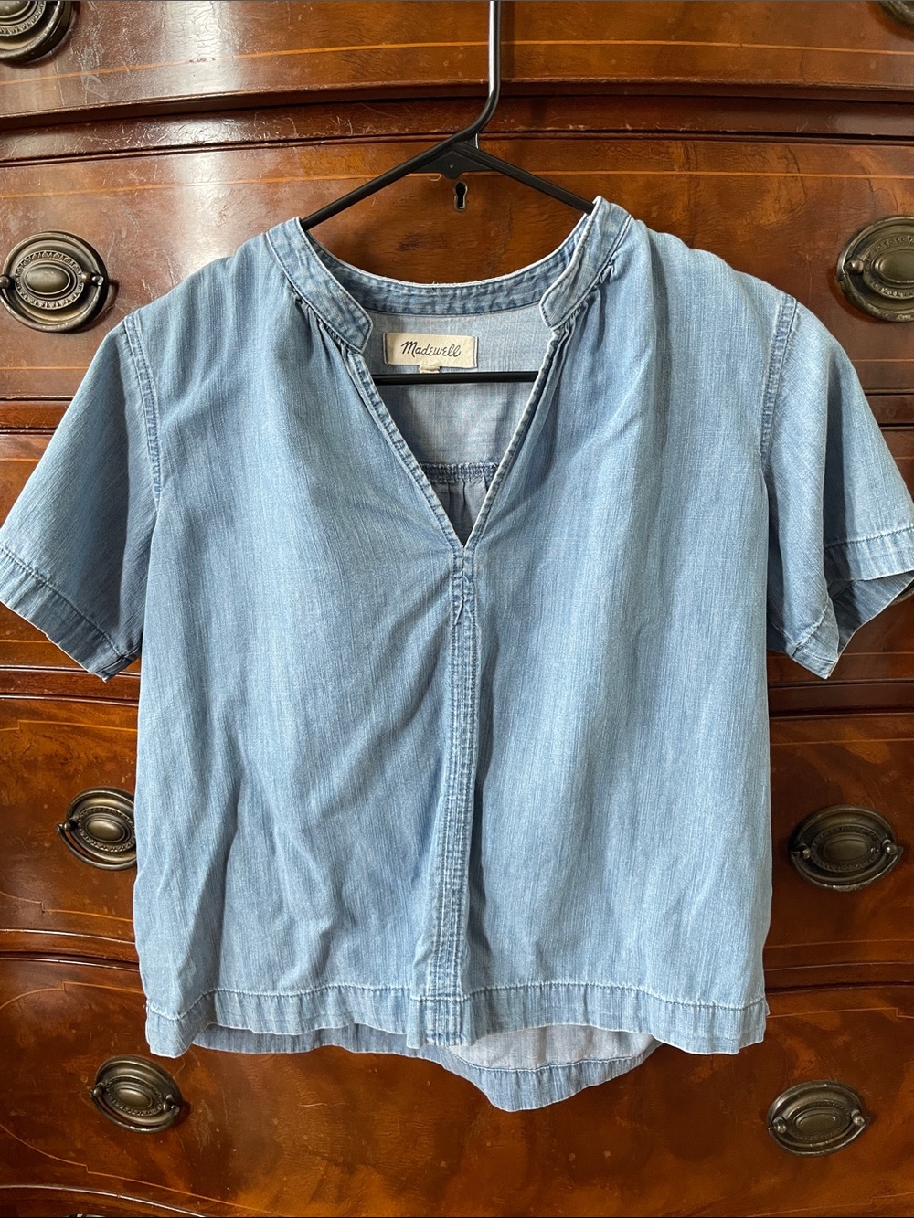 Madewell Chambray V-Neck Short Sleeve Top in Light Blue